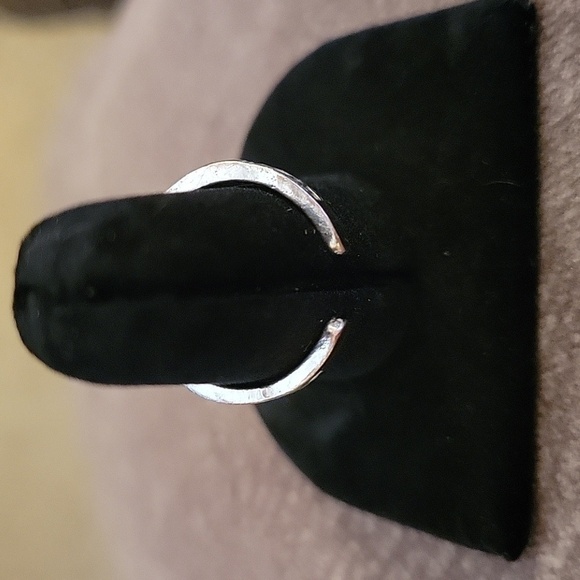 3/$30 Green Enamel Open Ring - Picture 4 of 6